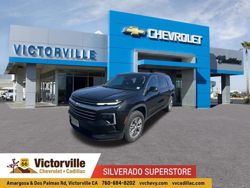 Used 2025 Chevrolet Traverse LT SUV