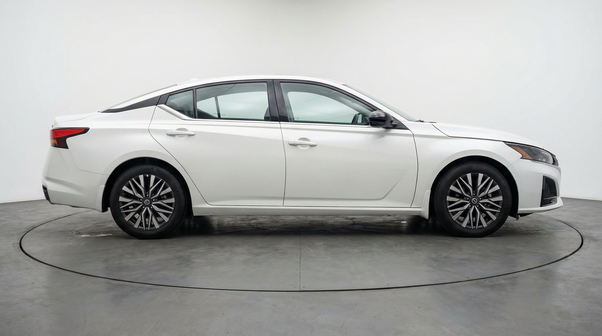Thumbnail: 2025 Nissan Altima - 10