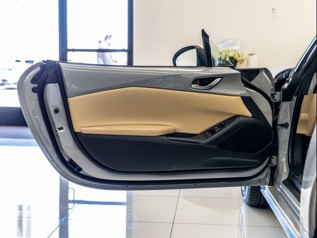 2026 Mazda MX-5 Miata RF Grand Touring - Photo 11