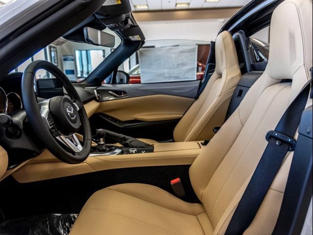 2026 Mazda MX-5 Miata RF Grand Touring - Photo 13