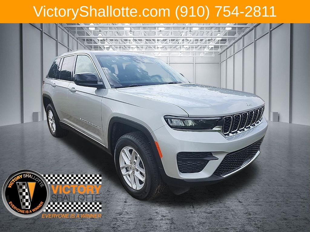 2026 Jeep Grand Cherokee Laredo