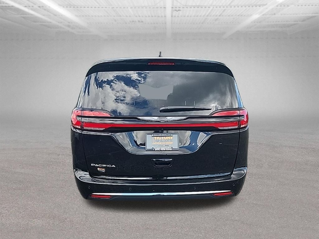 2026 Chrysler Pacifica Select - Photo 10