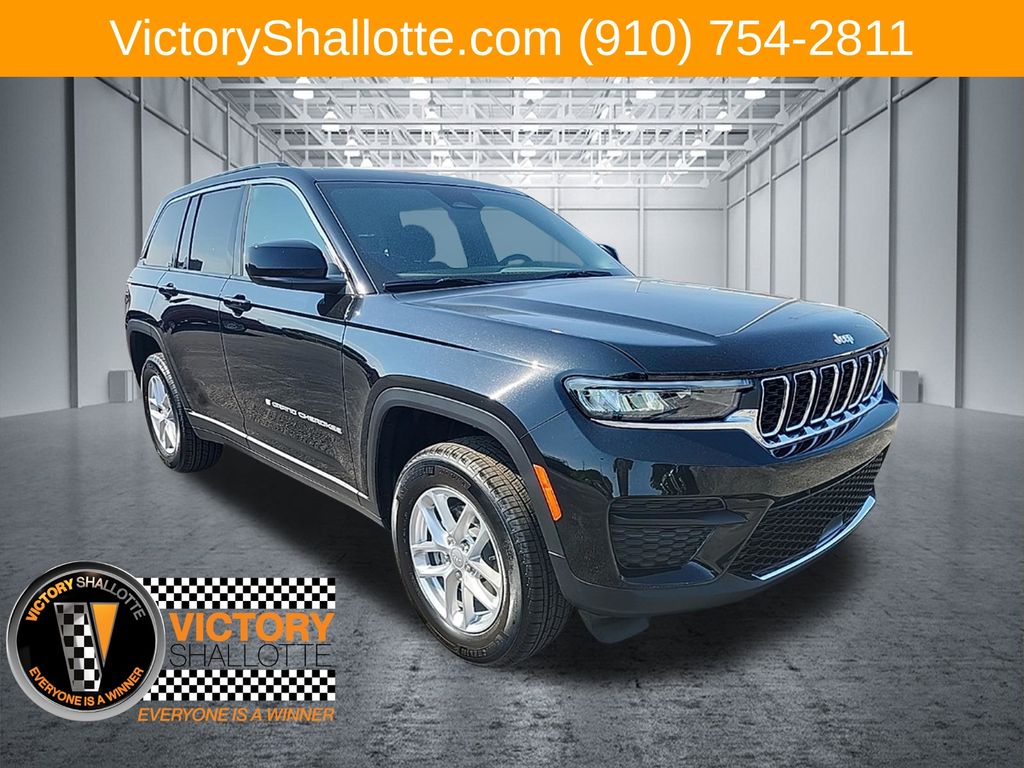 2026 Jeep Grand Cherokee Laredo