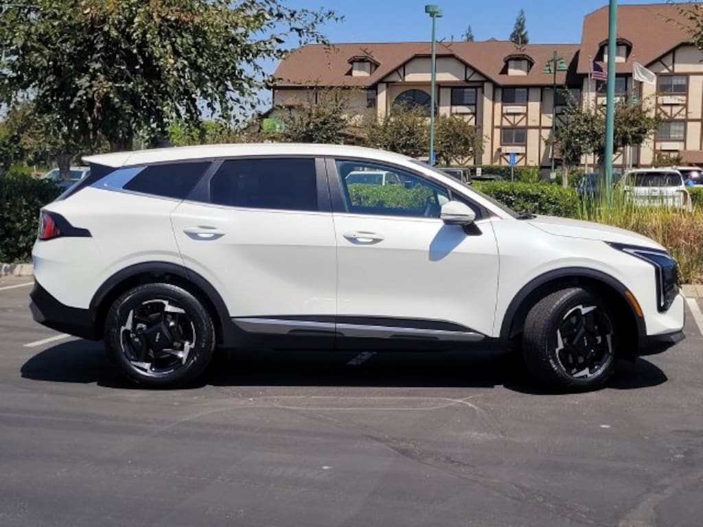 New 2027 Kia Sportage Hybrid EX SUV