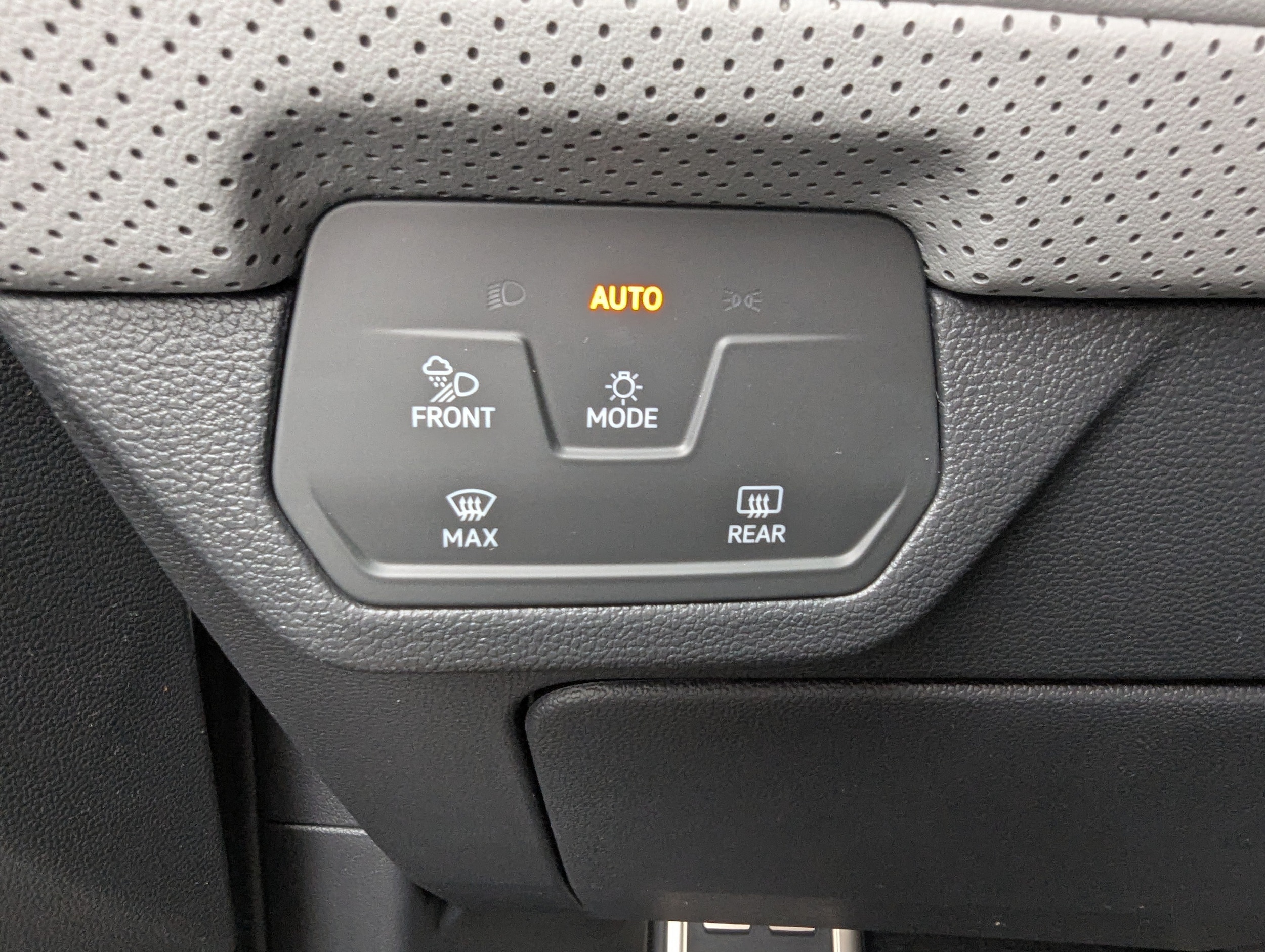 2026 Volkswagen Atlas Cross Sport SEL R-LINE - Photo 20