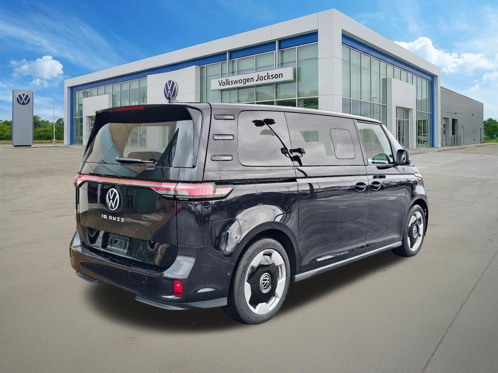 New 2025 Volkswagen ID. Buzz Pro S Van Passenger Van