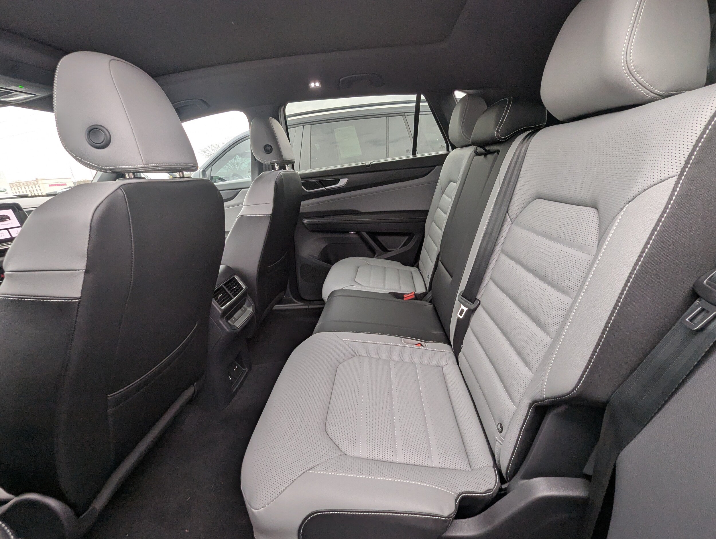 2026 Volkswagen Atlas Cross Sport SEL R-LINE - Photo 14