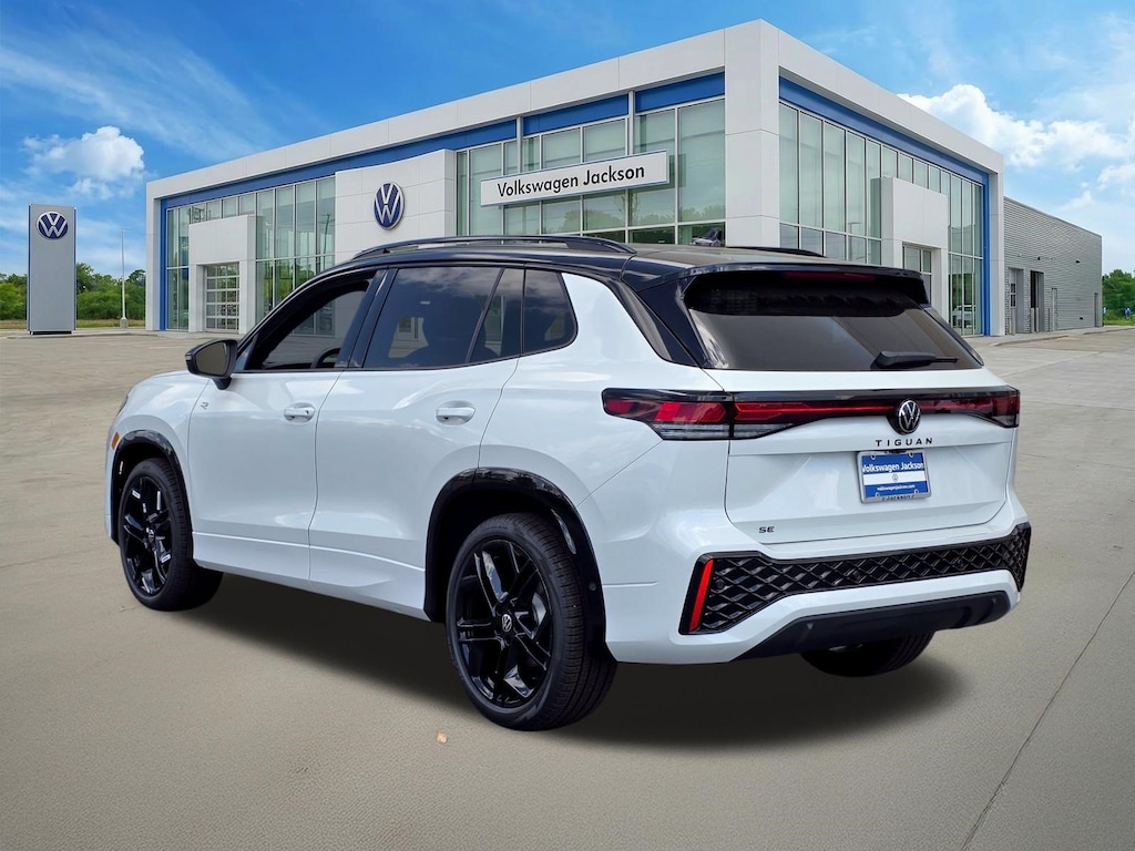 New 2026 Volkswagen Tiguan SE R-Line Black SUV