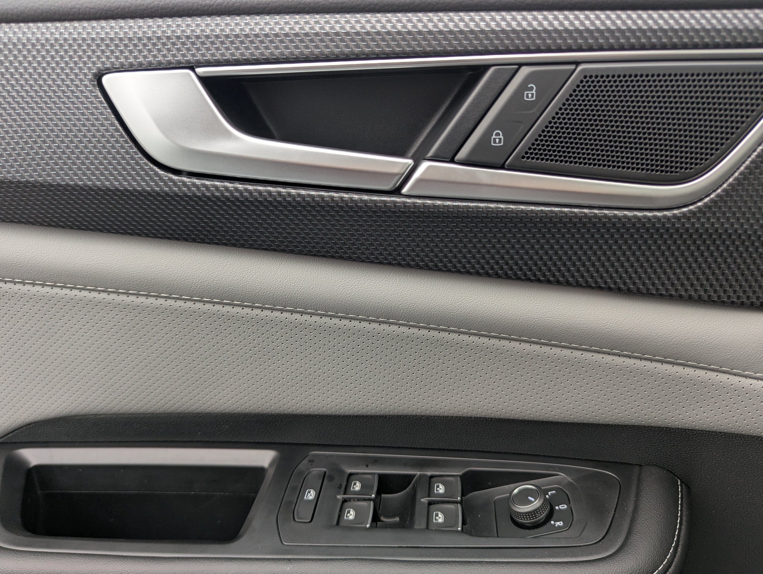 2026 Volkswagen Atlas Cross Sport SEL R-LINE - Photo 13
