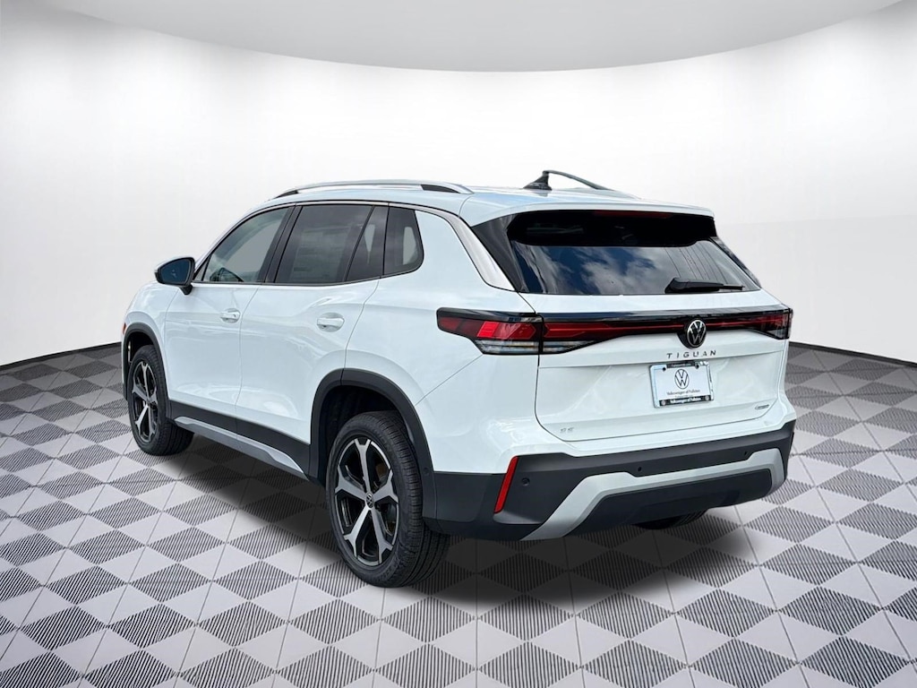 New 2026 Volkswagen Tiguan SE SUV