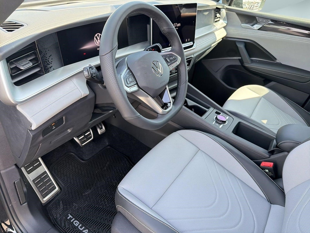 New 2026 Volkswagen Tiguan SE R-Line Black SUV