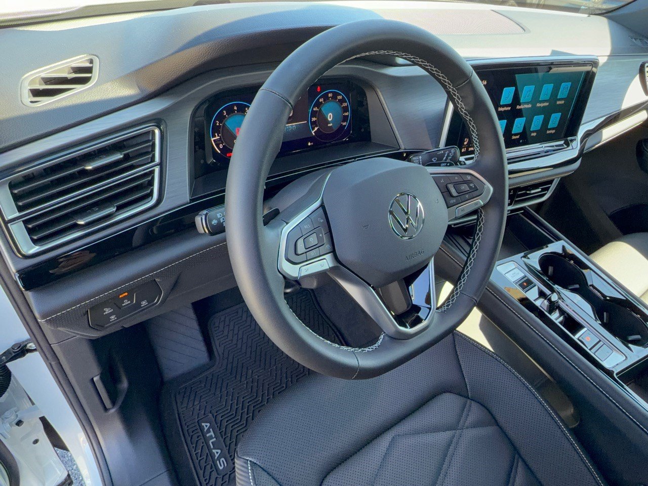 New 2026 Volkswagen Atlas Cross Sport 2.0T SE w/Technology SUV
