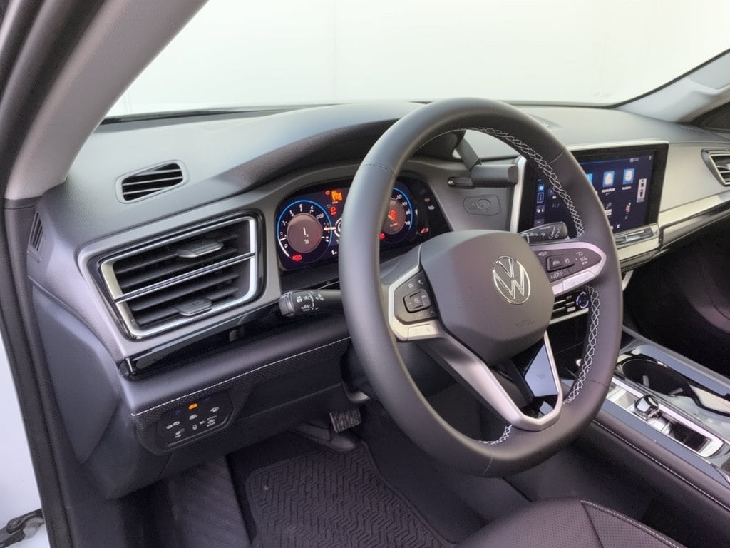 New 2026 Volkswagen Atlas Cross Sport 2.0T SE w/Technology SUV