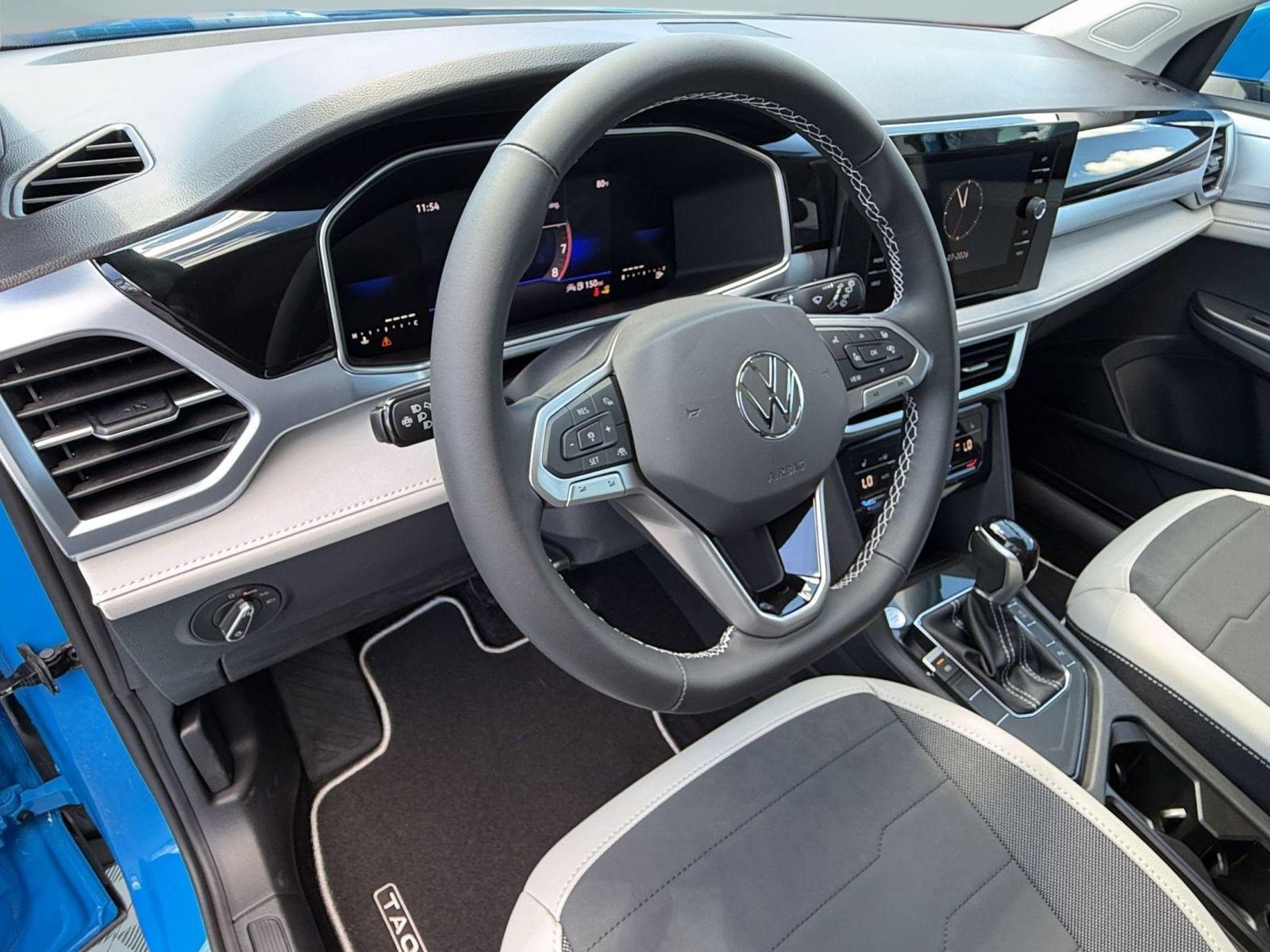 New 2026 Volkswagen Taos SE SUV