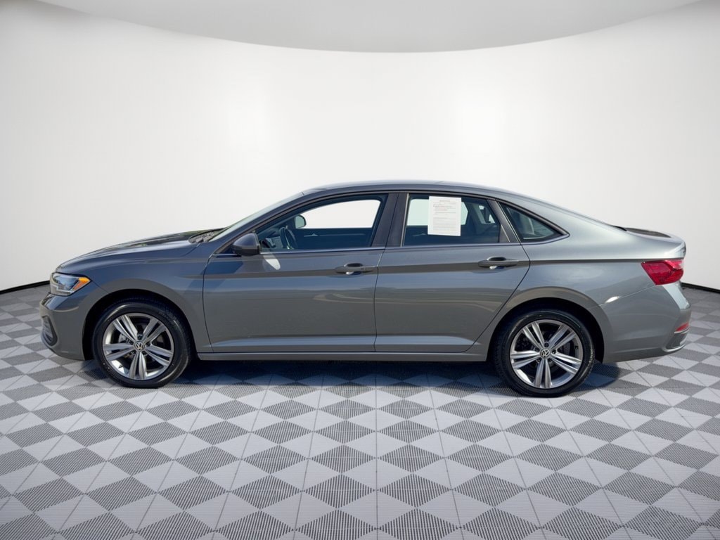 Certified 2024 Volkswagen Jetta SE SE Auto