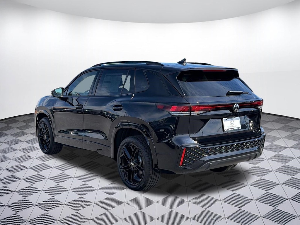 New 2026 Volkswagen Tiguan SE R-Line Black SUV