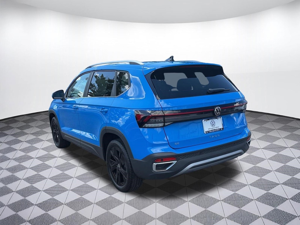 New 2026 Volkswagen Taos SE SUV