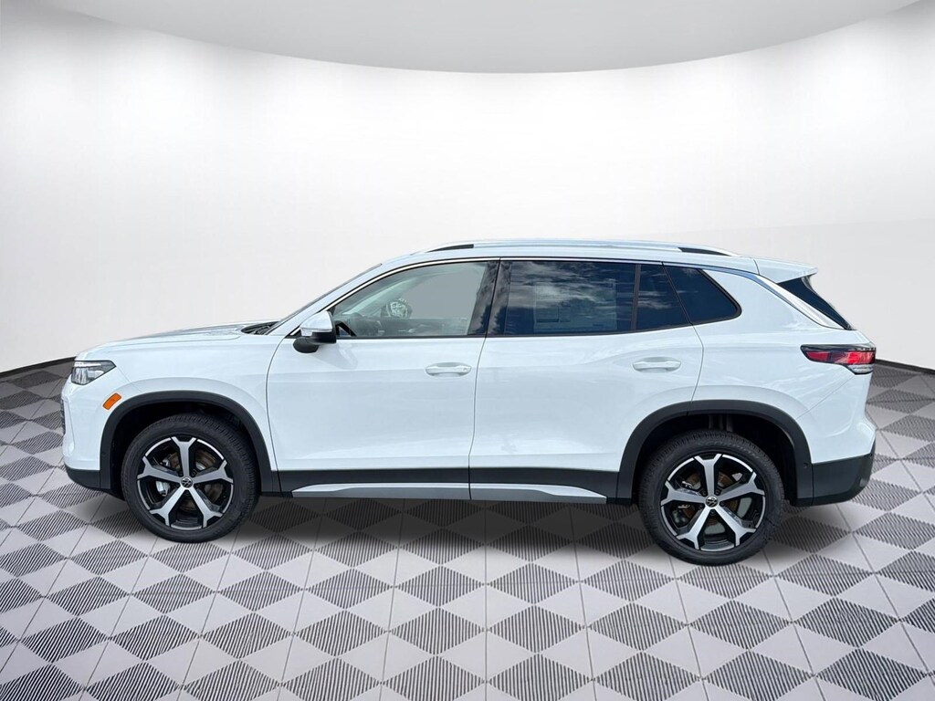New 2026 Volkswagen Tiguan SE SUV