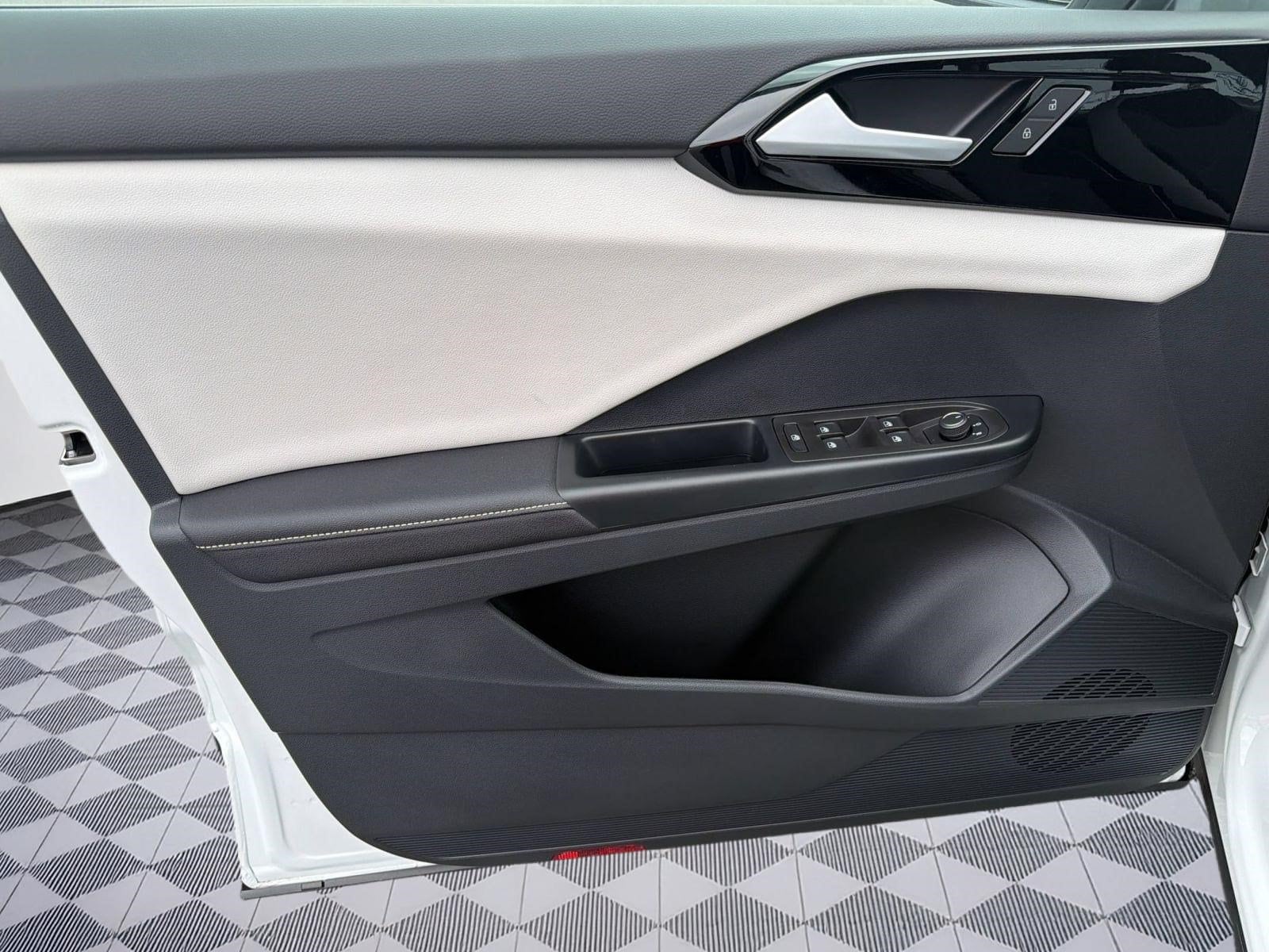 2026 Volkswagen Taos S - Photo 13