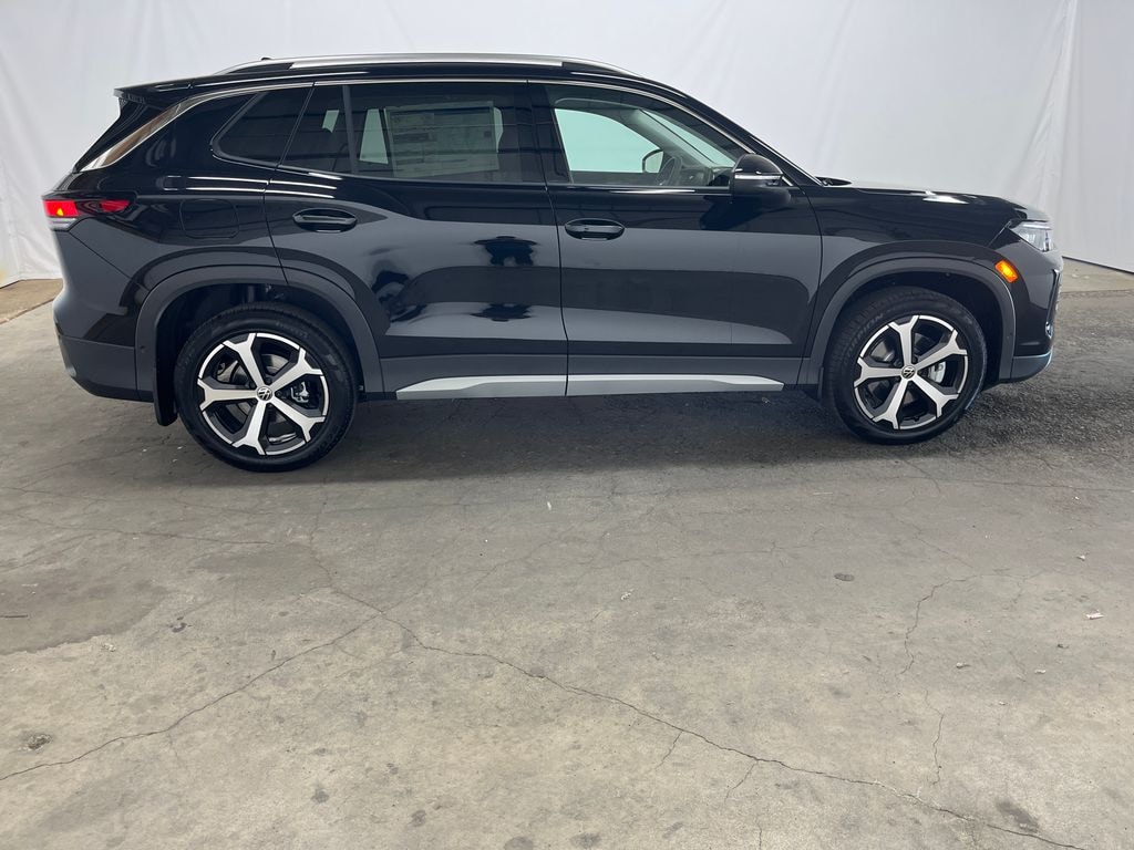 New 2026 Volkswagen Tiguan 2.0T SE SUV