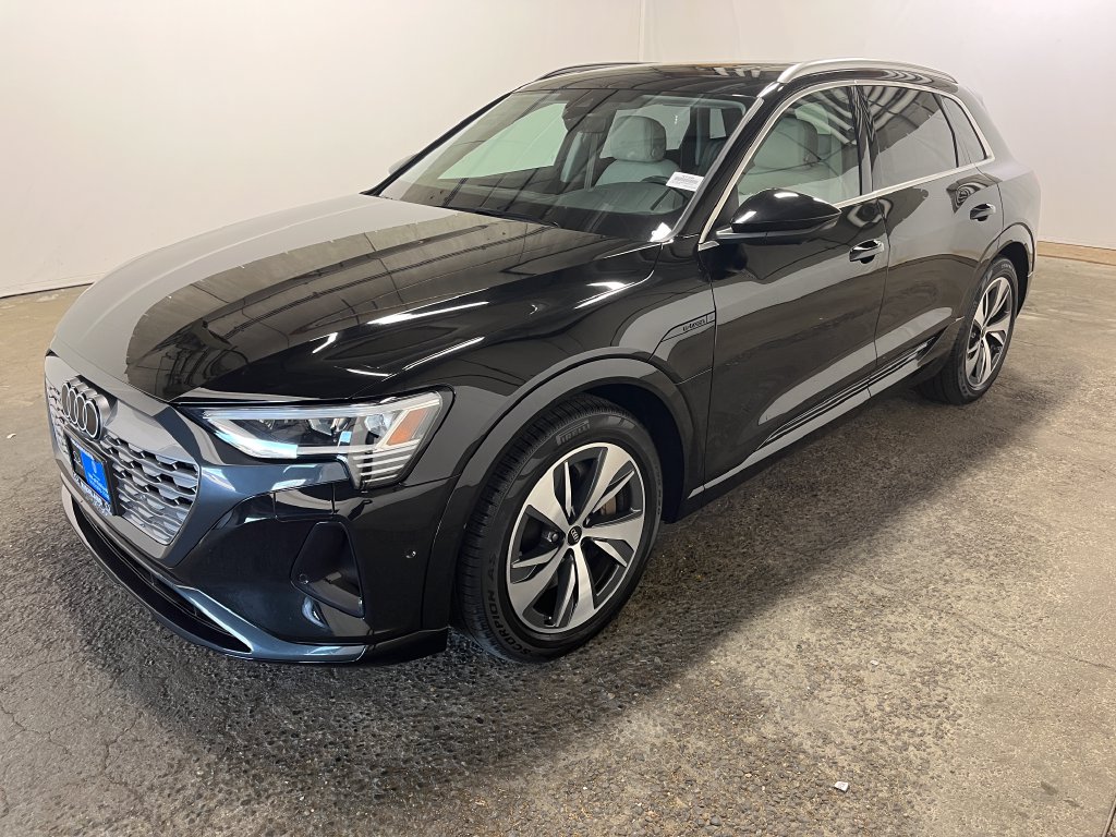 2024 Audi Q8 e-tron Premium Plus