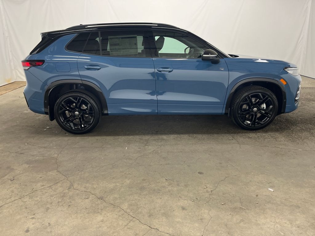 New 2026 Volkswagen Tiguan 2.0T SE R-Line Black SUV