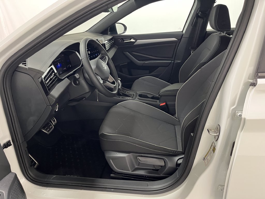 2026 Volkswagen Jetta Sport - Photo 12