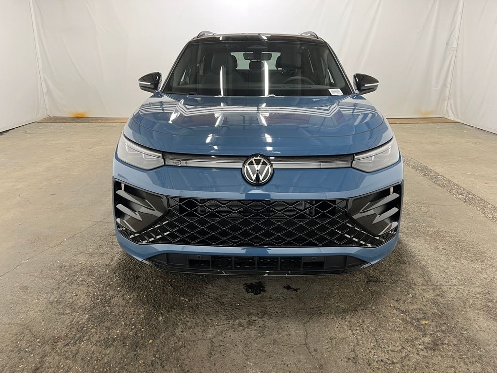 New 2026 Volkswagen Tiguan 2.0T SE R-Line Black SUV