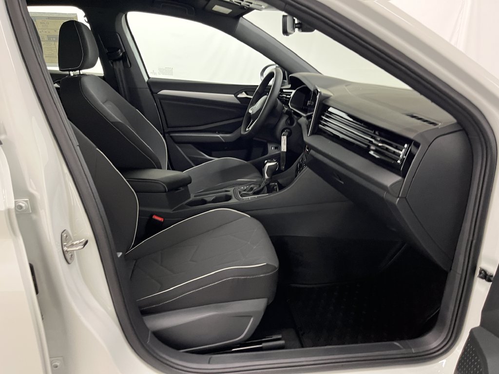 2026 Volkswagen Jetta Sport - Photo 14