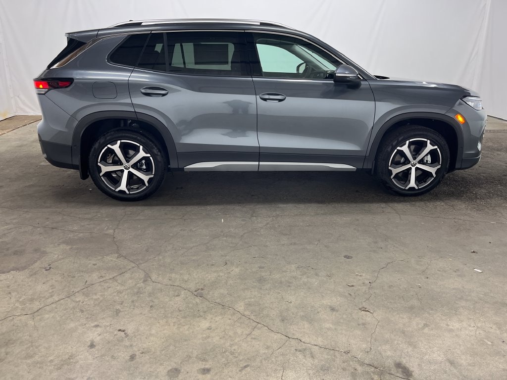 New 2026 Volkswagen Tiguan SE SUV