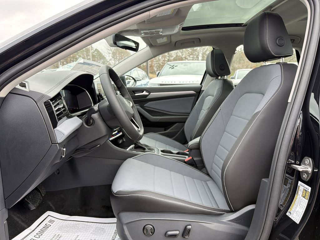 2026 Volkswagen Jetta SE - Photo 11