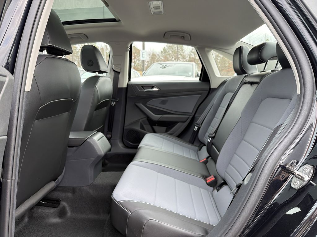 2026 Volkswagen Jetta SE - Photo 14