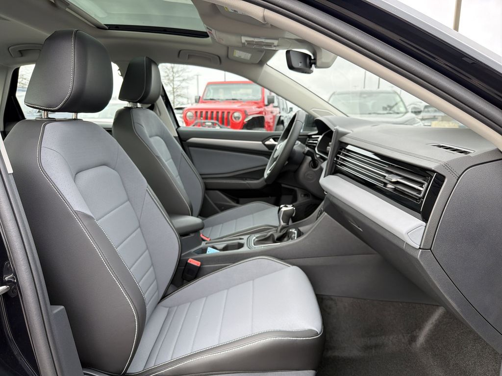 2026 Volkswagen Jetta SE - Photo 19
