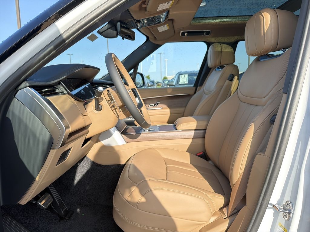 New 2026 Land Rover Range Rover SE SUV