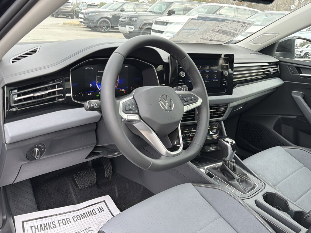 2026 Volkswagen Jetta SE - Photo 10
