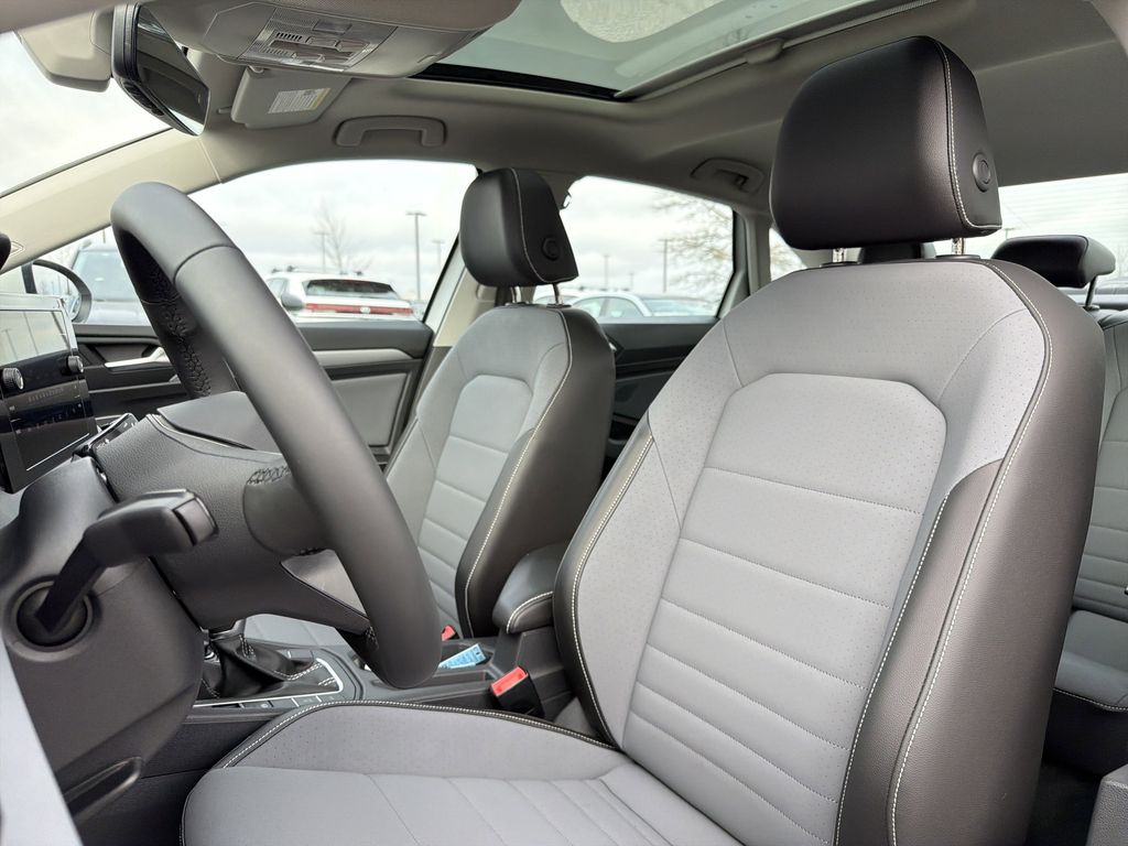 2026 Volkswagen Jetta SE - Photo 12