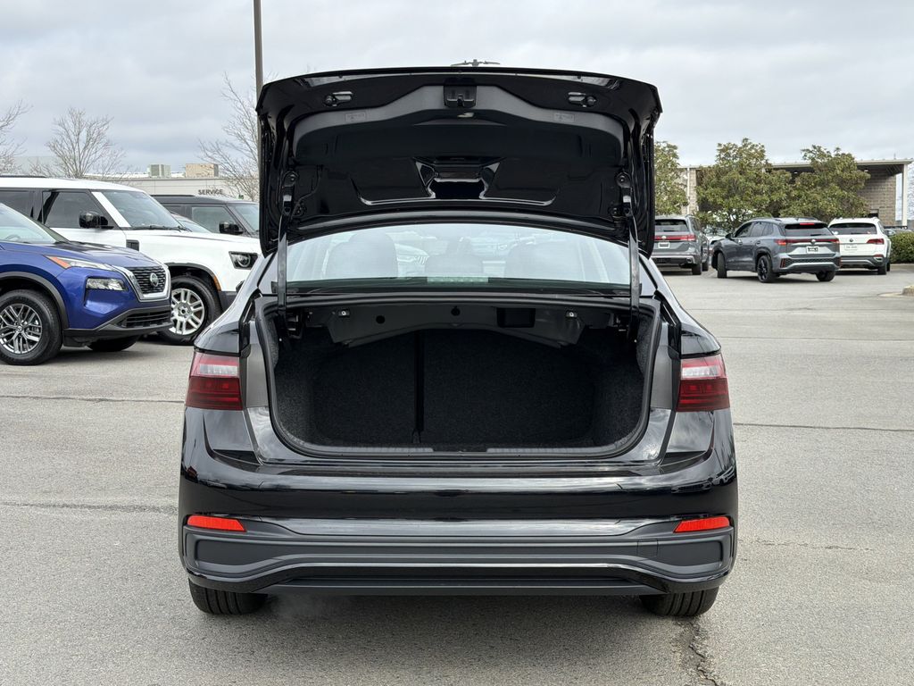 2026 Volkswagen Jetta SE - Photo 15