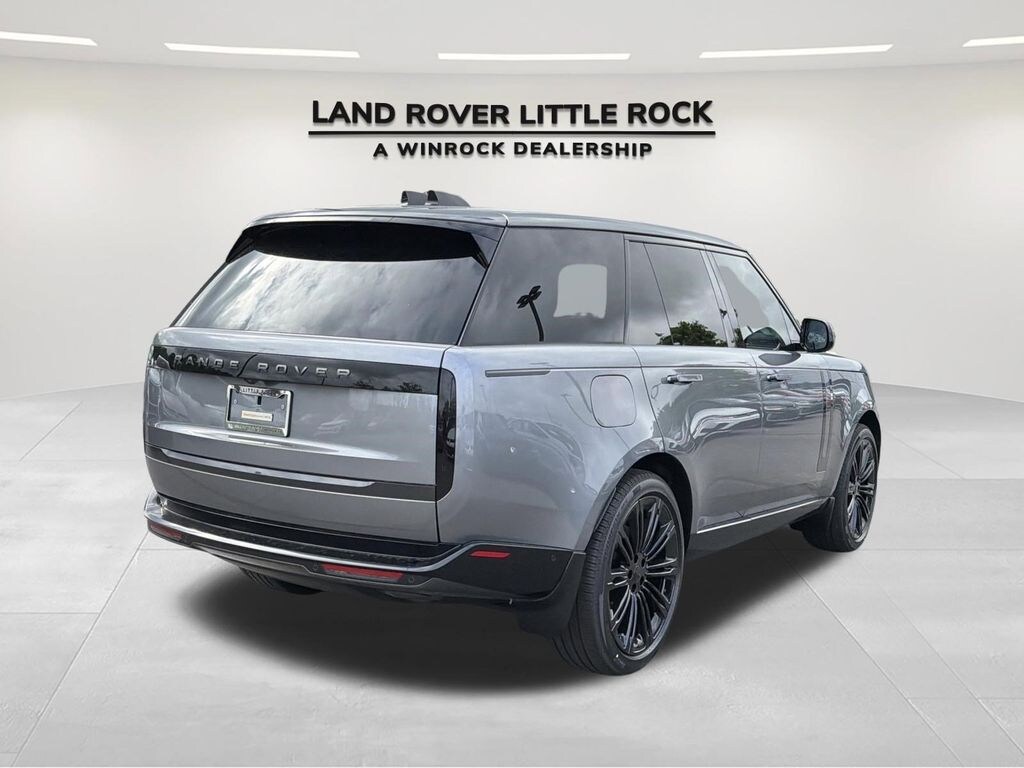 New 2026 Land Rover Range Rover SE SUV