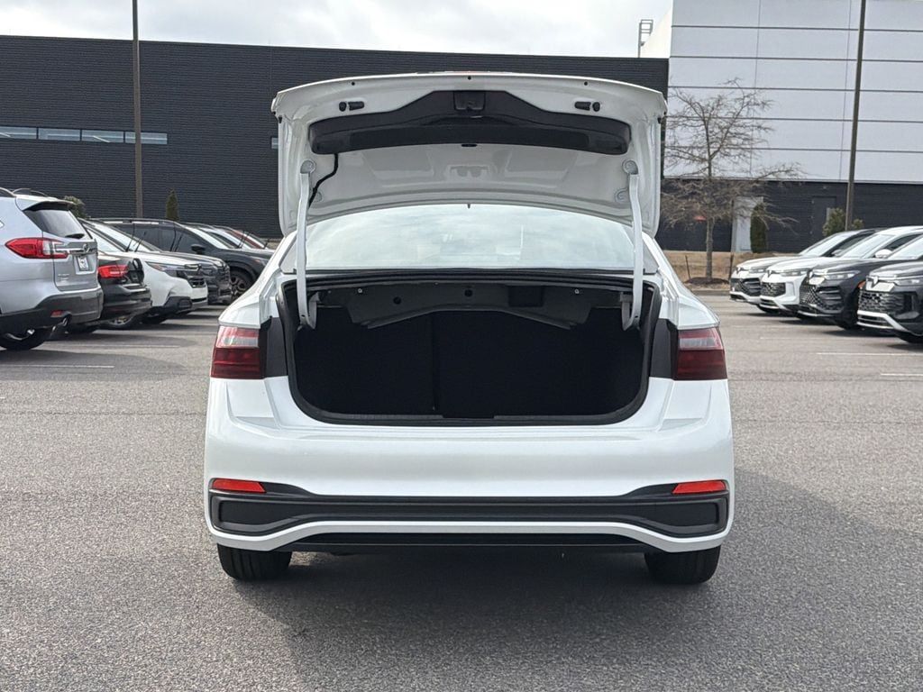 2026 Volkswagen Jetta SE - Photo 15