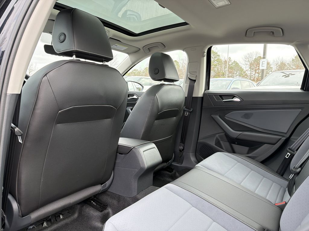 2026 Volkswagen Jetta SE - Photo 13