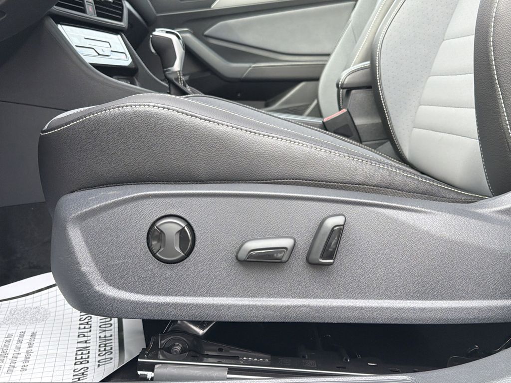 2026 Volkswagen Jetta SE - Photo 22