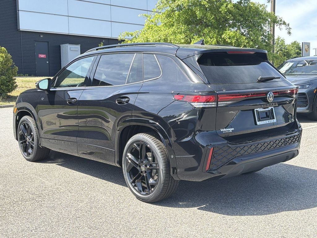 New 2026 Volkswagen Tiguan SE R-Line Black SUV