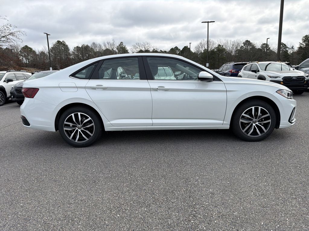 2026 Volkswagen Jetta SE - Photo 6