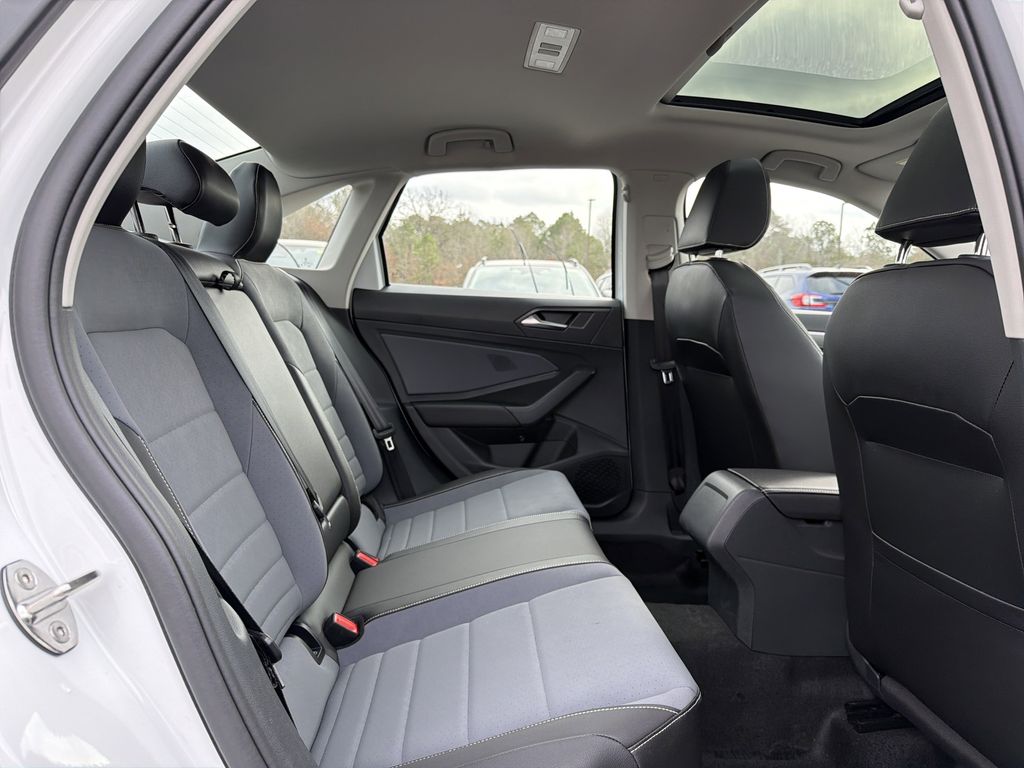 2026 Volkswagen Jetta SE - Photo 16