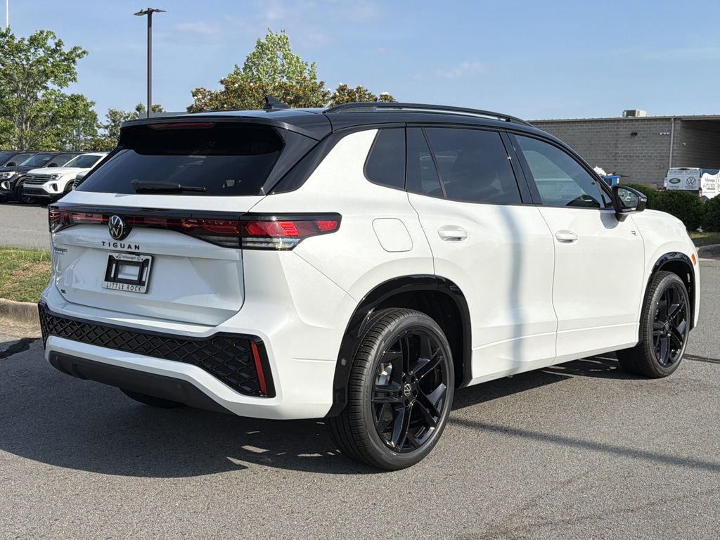 New 2026 Volkswagen Tiguan SE R-Line Black SUV