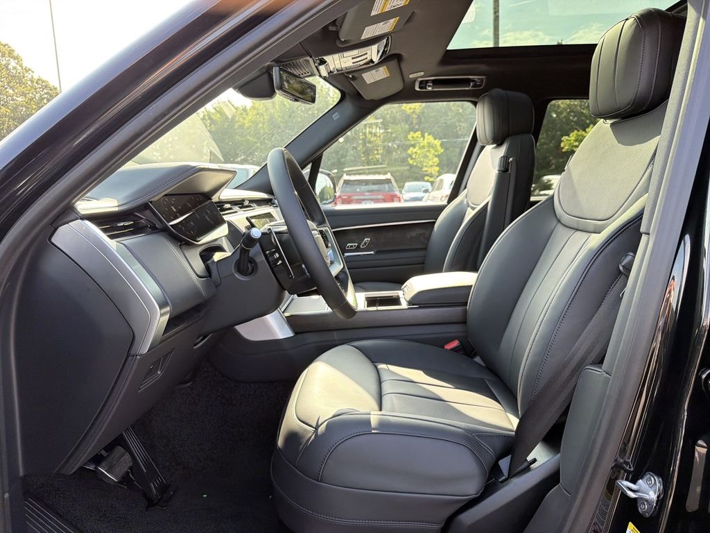 New 2026 Land Rover Range Rover SE SUV