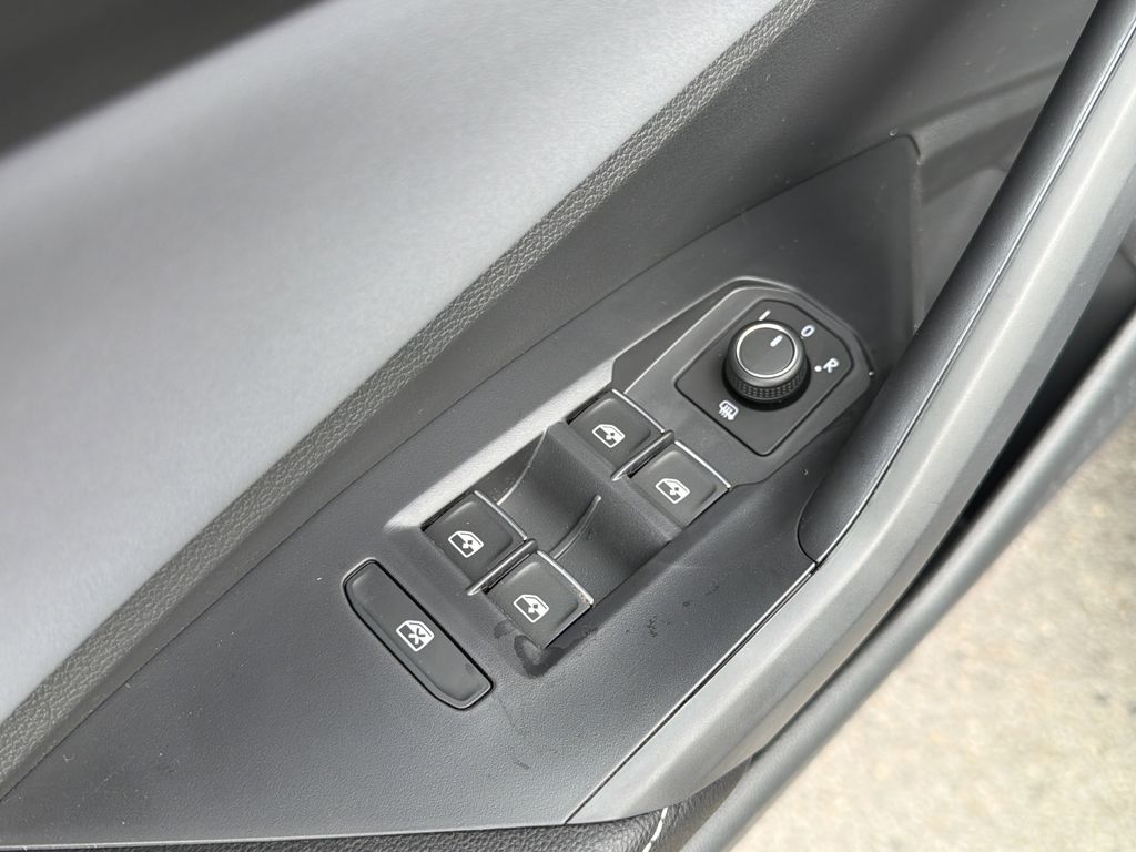 2026 Volkswagen Jetta SE - Photo 23
