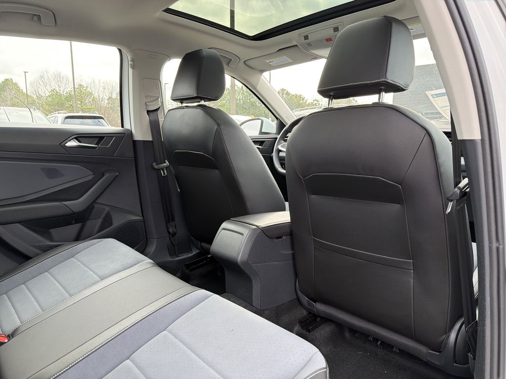 2026 Volkswagen Jetta SE - Photo 17