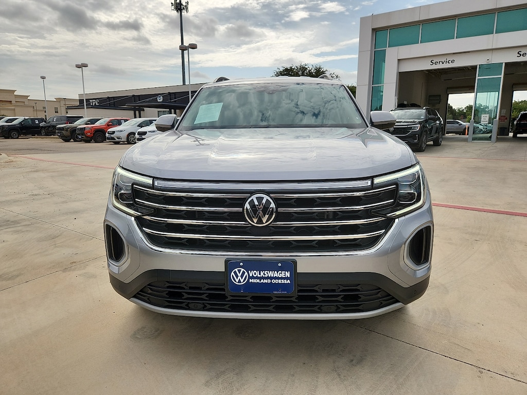 Used 2025 Volkswagen Atlas 2.0T SE w/Technology SUV