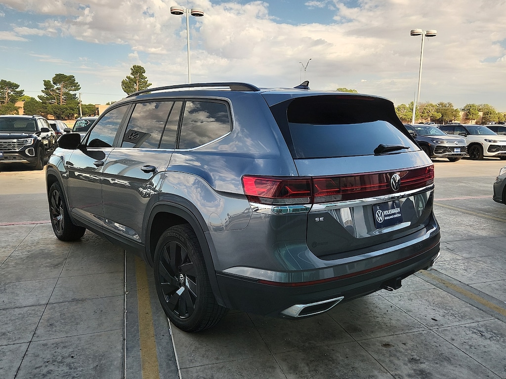 Used 2024 Volkswagen Atlas 2.0T SE w/Technology SUV